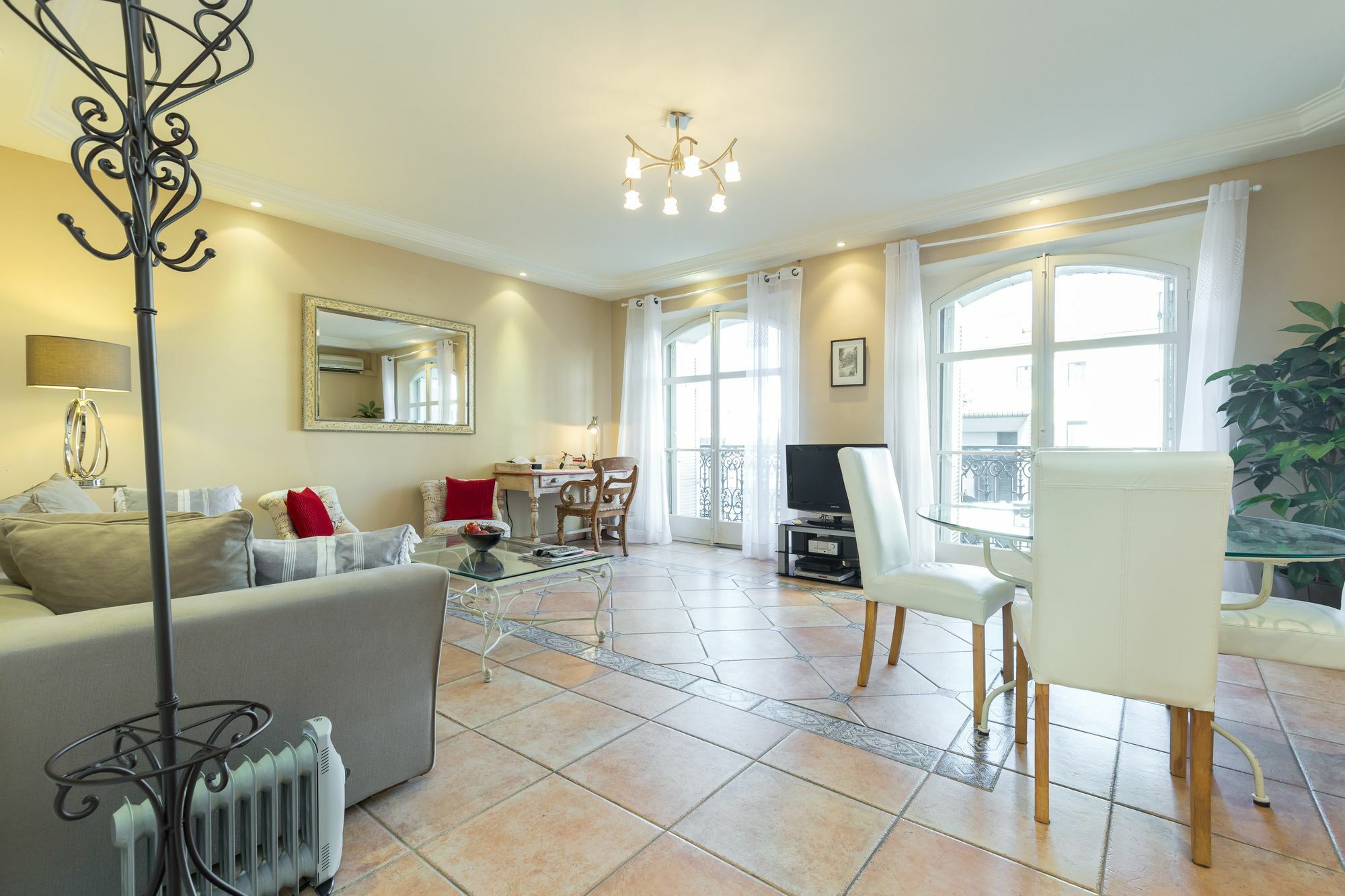 Lovely 2 Bed 2 Bath Apartment In Cannes On Rue Antibea Easy Walk To The Palais 224 Eksteriør bilde